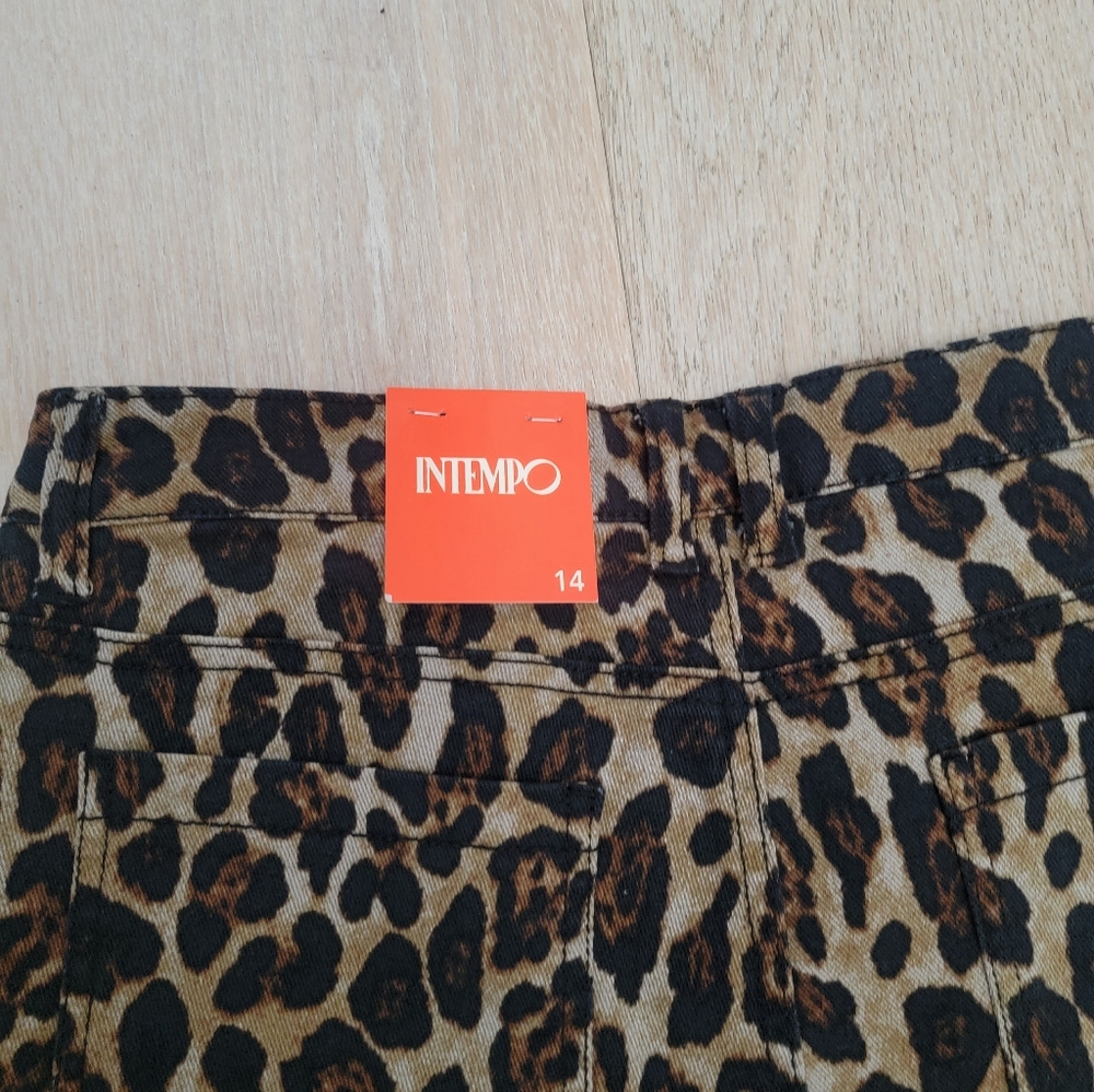 CHEETAH Print Women's  Jeans - Picture 9 of 11